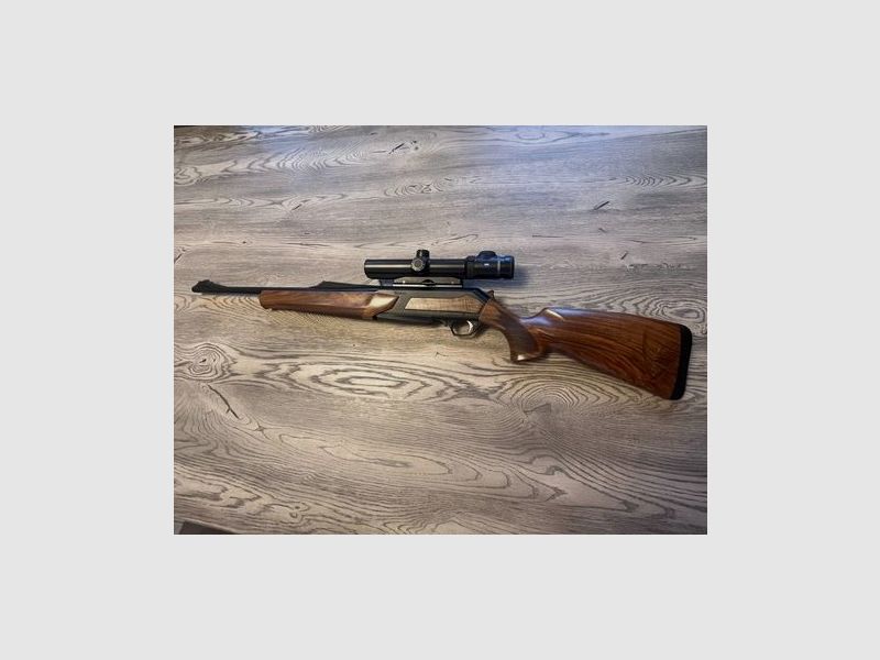 semi-automatic rifle Browning Bar Zenith Wood HC caliber .30-06 with Zeiss Victory V8 M 1.1-8x30