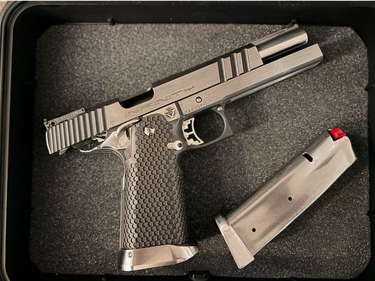 SVI Infinity 2011 .40 S&W – in nieuwstaat – IPSC ready