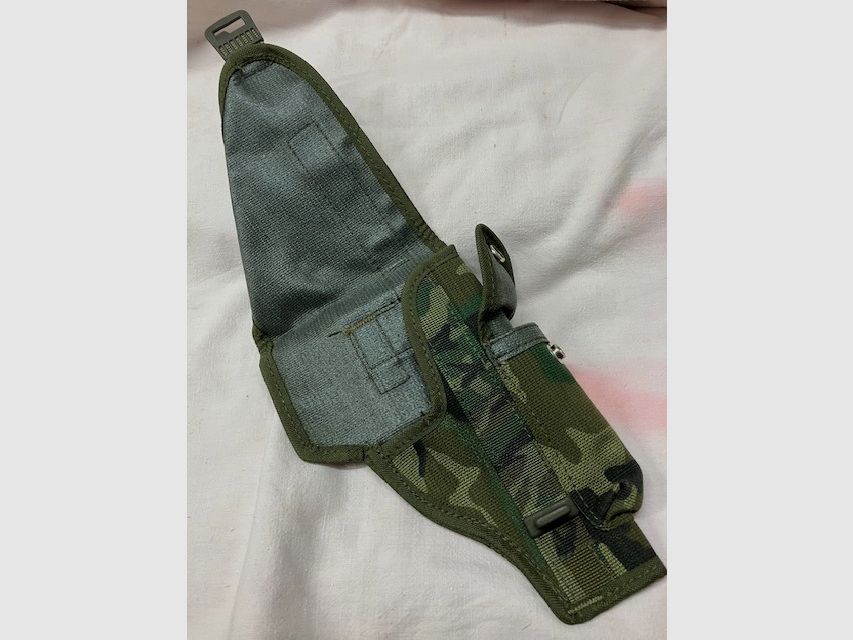 Confezione di fondine per pistole o revolver