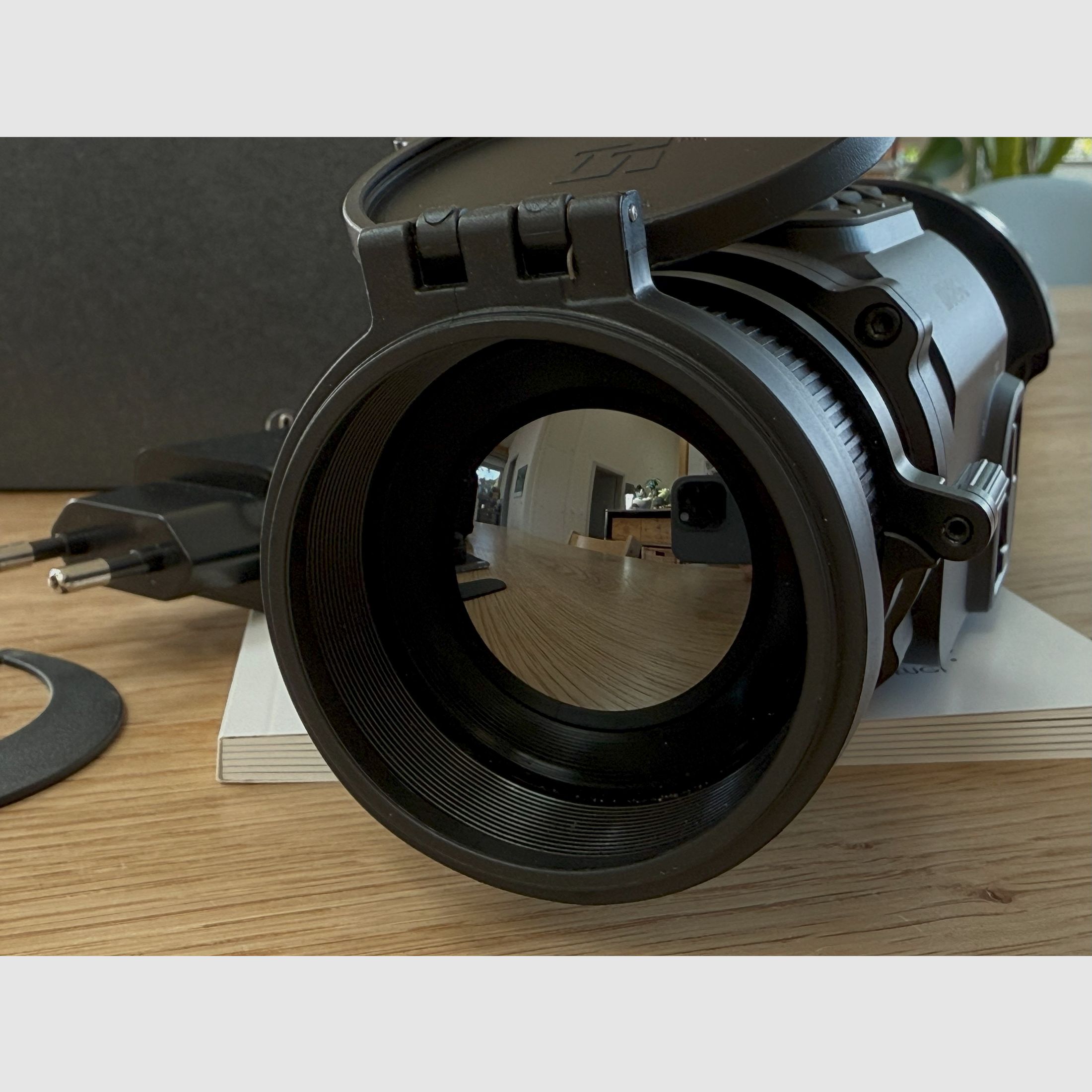 Liemke Luchs-2 Vorsatzgerät inkl. Tasche, Fokussierring + Präzise Jagen Adapter