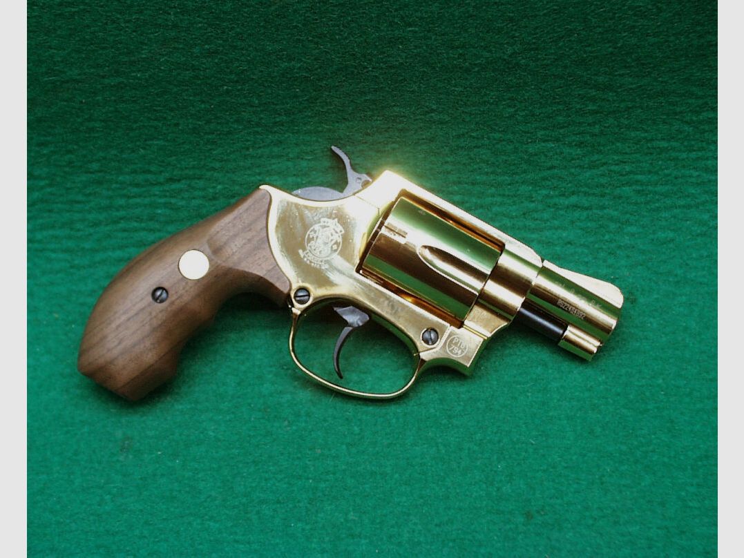 Smith&Wesson	 Revolver Chiefs Special, gold, 9mm R.K