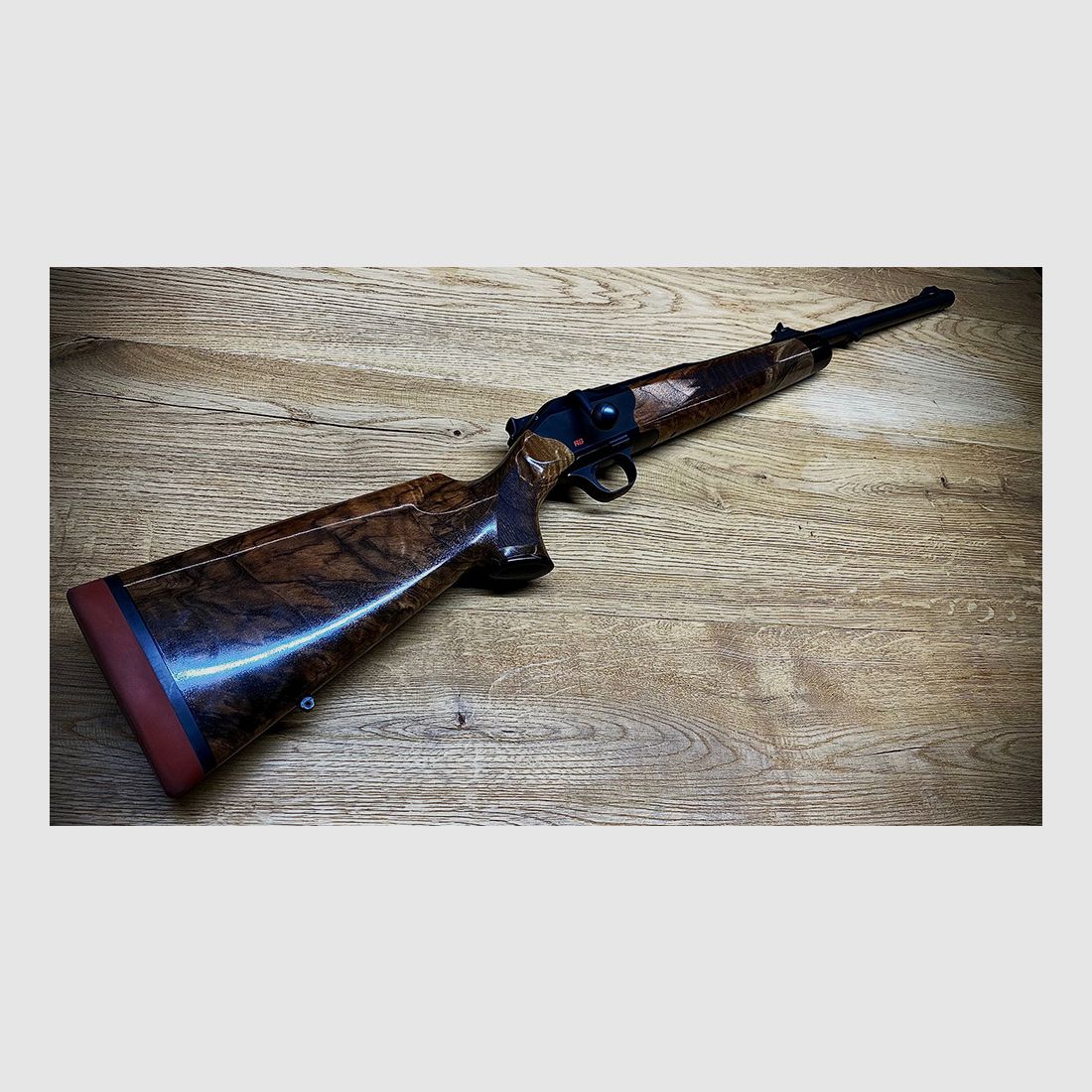 Blaser R8 Kilombero / HK 7 / Kal. .375 H. & H. Mag. / Offene Visierung / Kickstop / TRAUMWAFFE