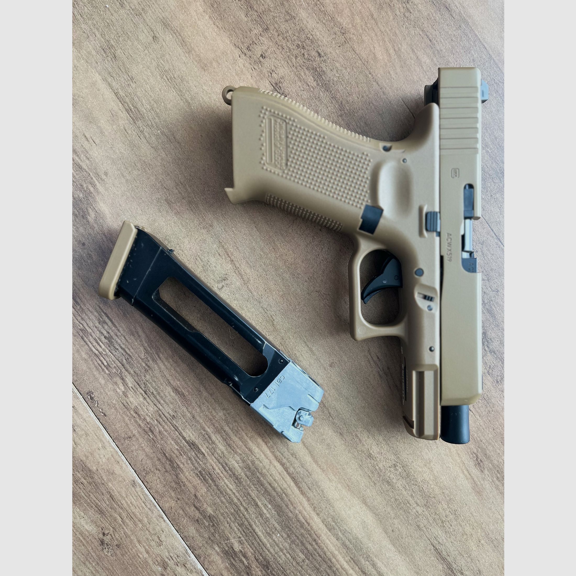 Glock 19X CO2 luchtpistool kal. 4,5mm BB blowback coyote tan