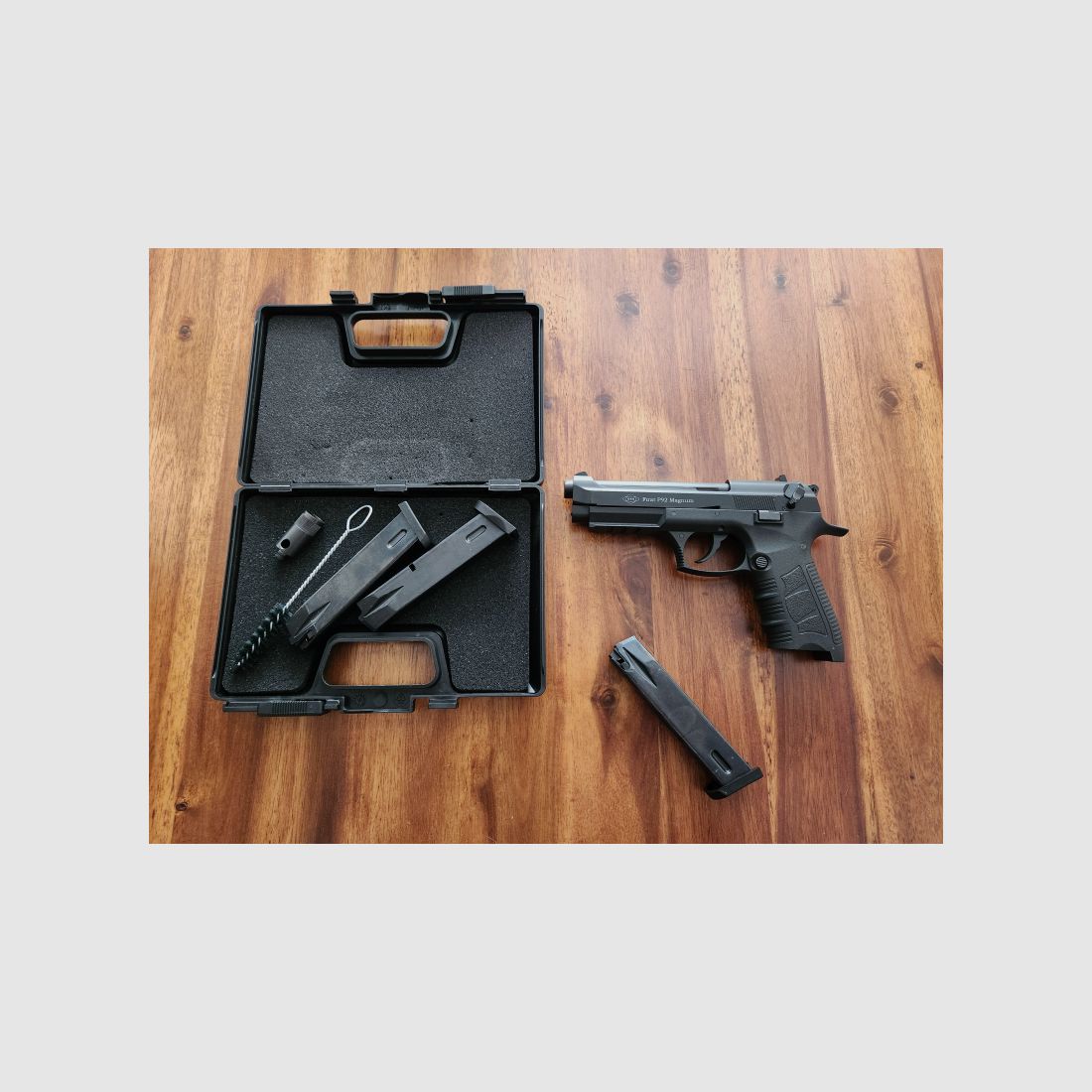 Ekol P92 Magnum SCHWARZ Schreckschusspistole Kaliber 9mm P.A.K