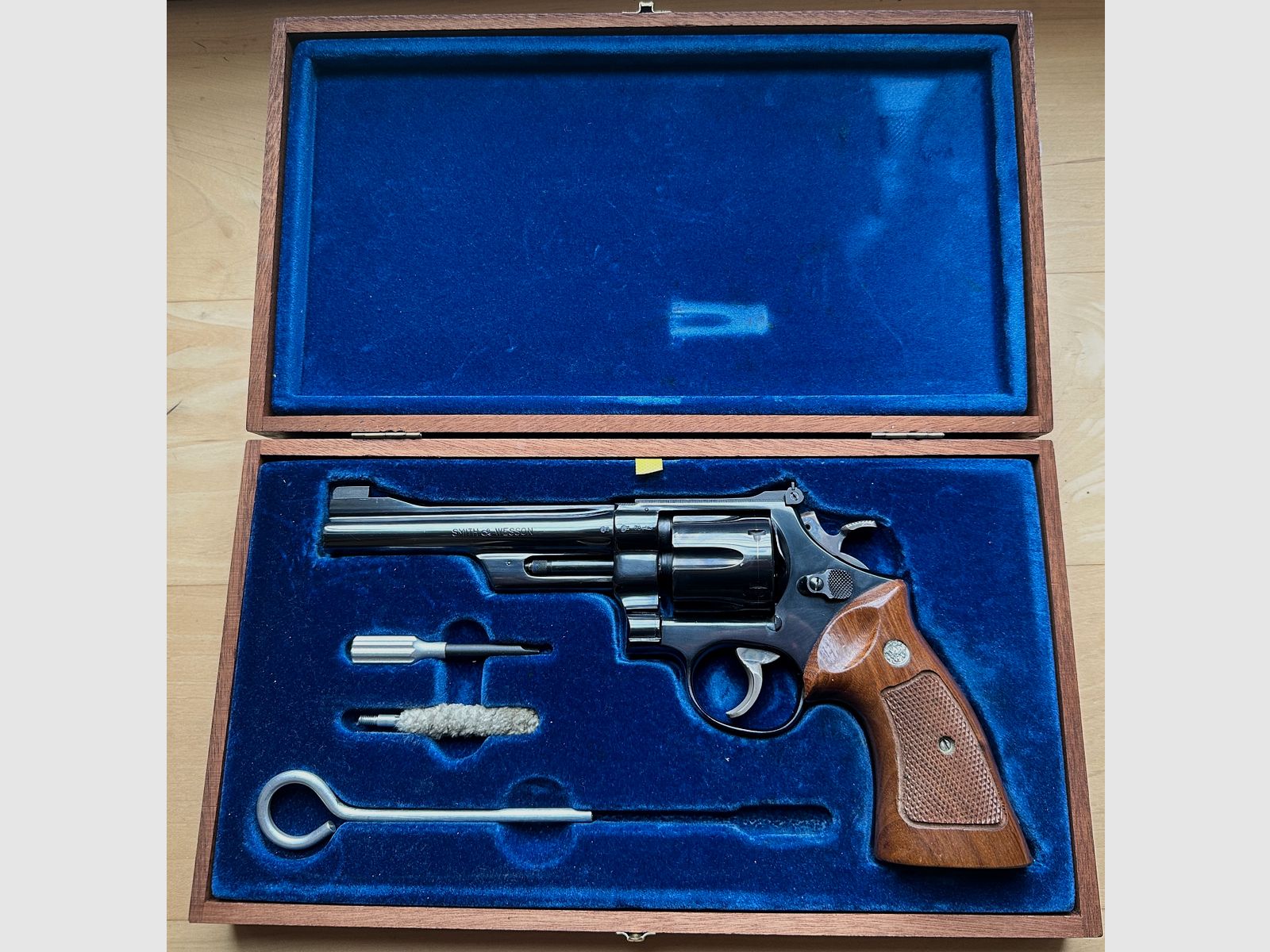Smith & Wesson Model 27-2 with recessed barrel and counter-sunk cylinder