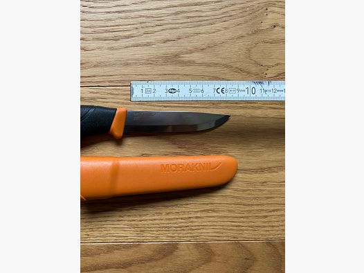 Ideal for young hunters: Blaser gutting knife & Morakniv Companion knife