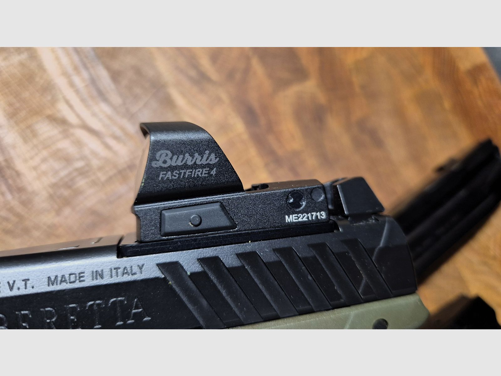 Beretta Pistole APX A1 Tactical 9mm mit Red Dot Burris Fast Fire 4