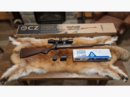 CZ 457 Varmint in .22 WMR, con UTC 4-16x44 Accushot, guida Picatinny CZ
