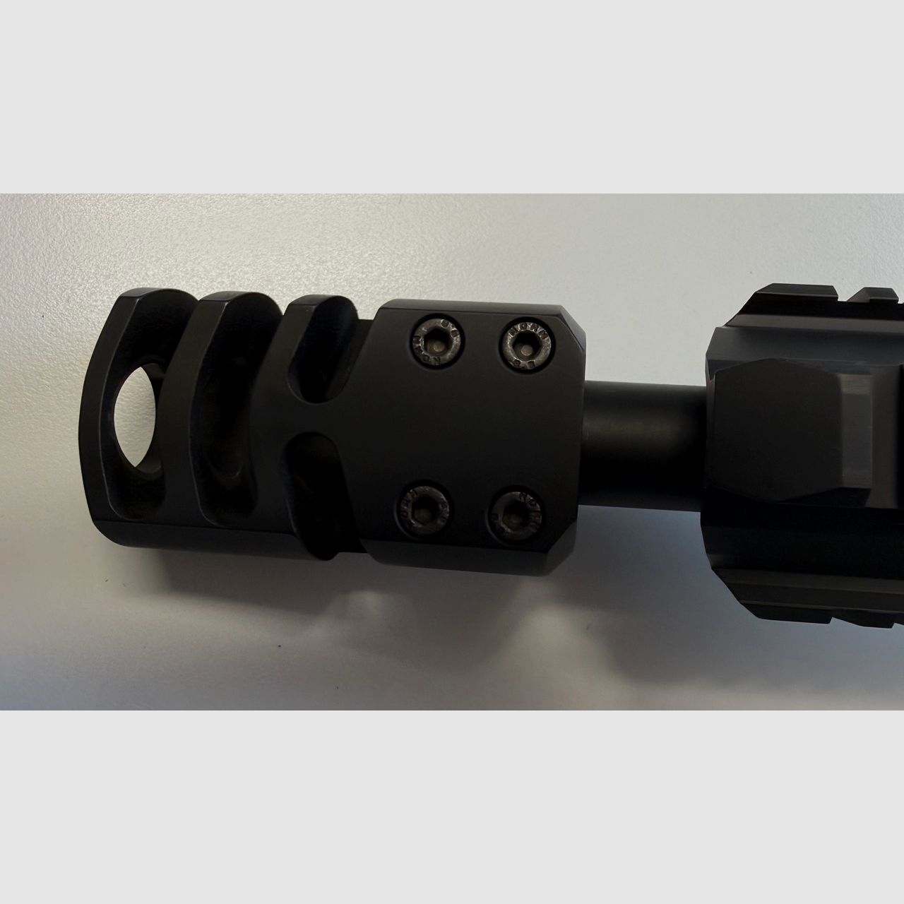 Typhoon F12 - Klasyczna Czerń Seria IV - Pakiet IPSC III, celownik punktowy Falke, SLF z magazynkiem pudełkowym, z bogatym wyposażeniem - JAK NOWY