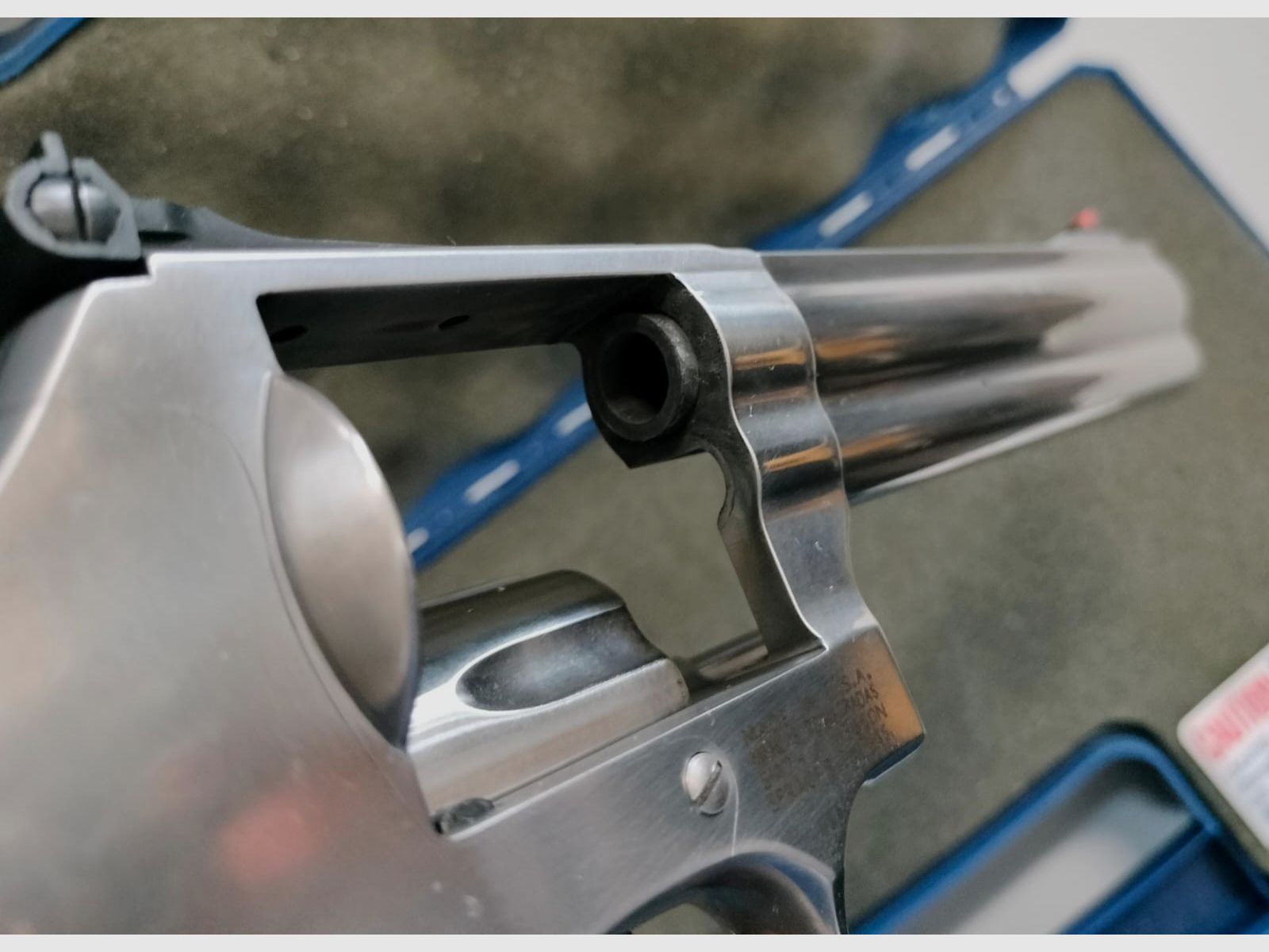 Smith & Wesson 686 PLUS, immagine 3 di 4