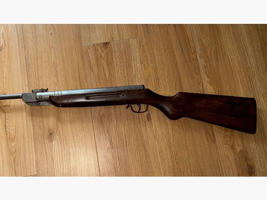 Offering air rifle Haenel Suhl model III-284 with renewed wear parts, such as spring, seals, trigger, etc.