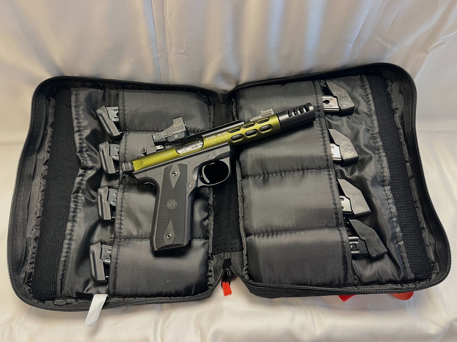 Ruger 22/45 Lite .22 lfB – pistolet kat. B + Burris FastFire III + 8 magazynków – broń dziedziczona Vorarlberg, zdjęcie 3 z 7