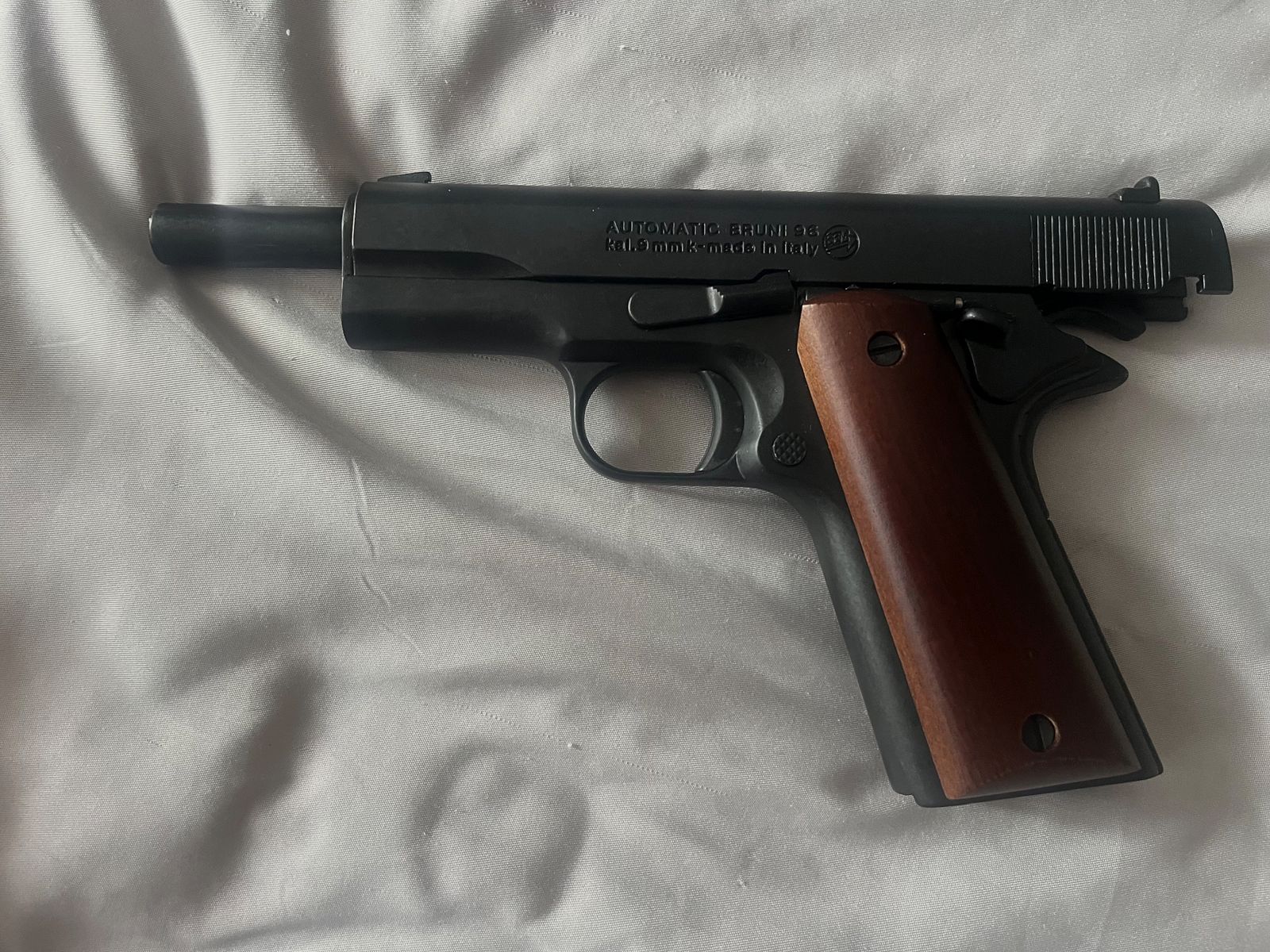 P38 Bruni-Colt 1911, image 3 sur 3
