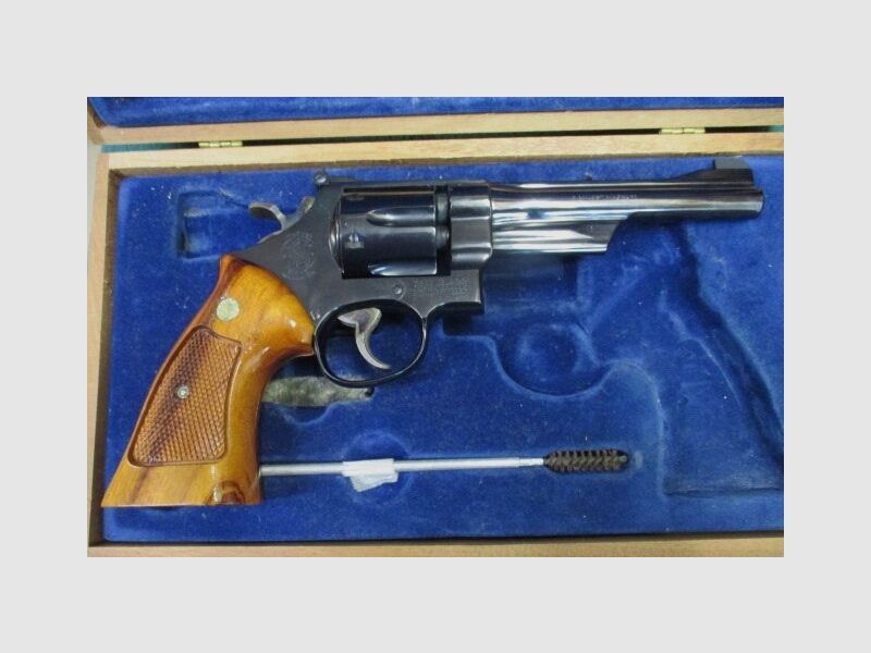 Revolver Smith & Wesson Model 27-2 in Presentation Case .357mag 27-2