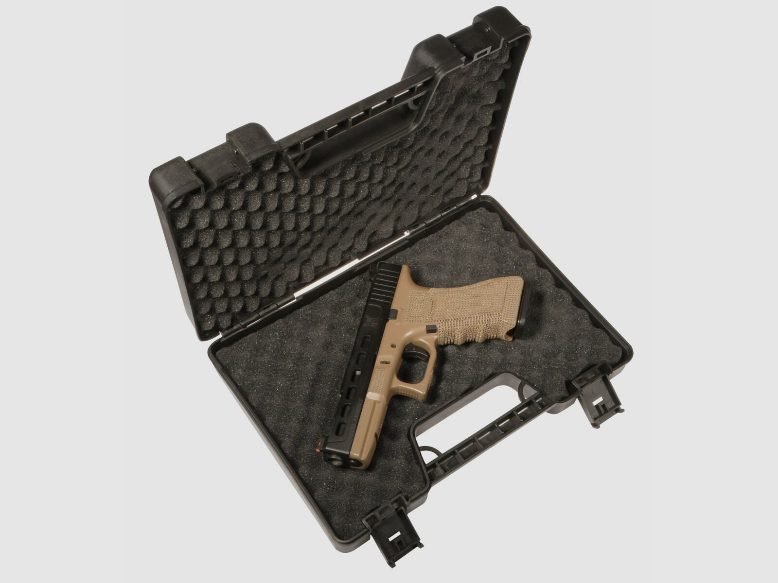 P06 GBB Airsoft Pistole in Tan | Delta Armory
