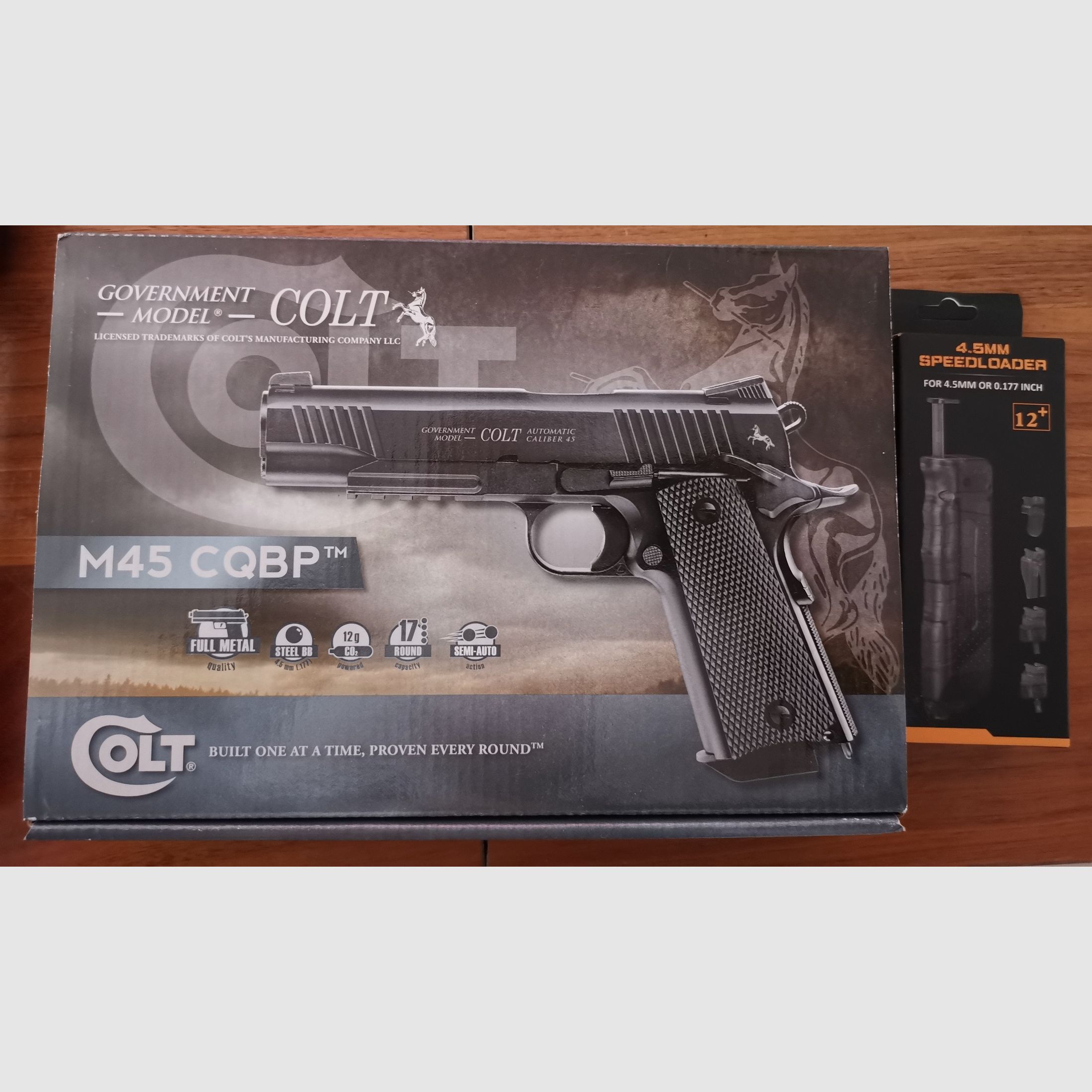 Colt Government M45 mit handgefertigtem Holzgriff Co2 4,5mm Blow Back