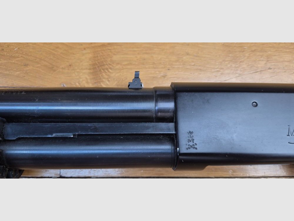Très beau fusil à pompe Maverick 88 — Fabrication Mossberg — Cal. 12/76 — Canon lisse en 61 cm — Crosse synthétique — 5 coups +1 — Le pompe fiable et abordable par excellence — État quasi parfait —TBE+/TBE++, image 7 sur 33