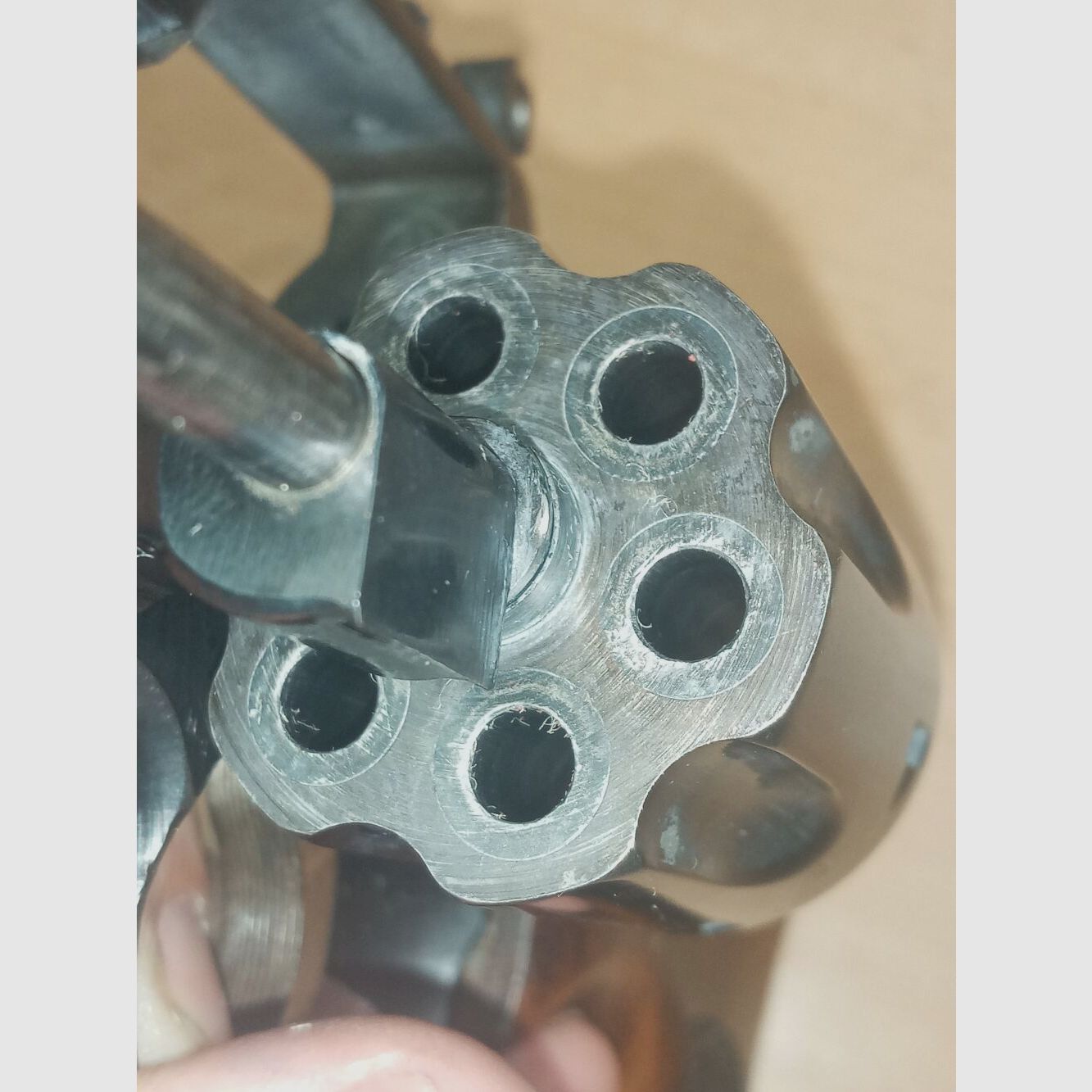 Smith & Wesson / Parker Hale M&P aptiert auf .22lr