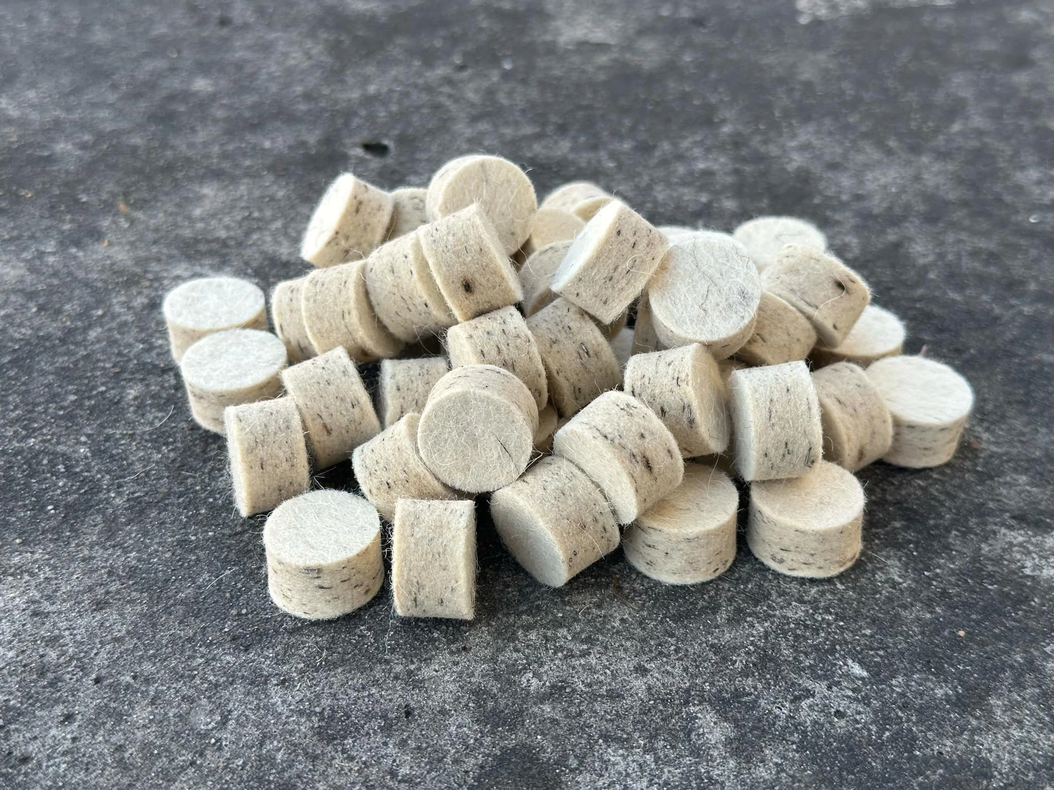 Przybitki filcowe kal .12 / 10 mm - 50 szt