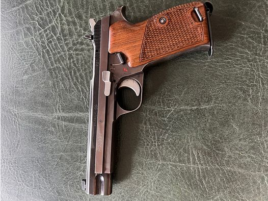 SIG P210 Kaliber 9mm Para mit Wechsellauf Kaliber 7,65 mm Para und Wechselsystem Kaliber .22lr