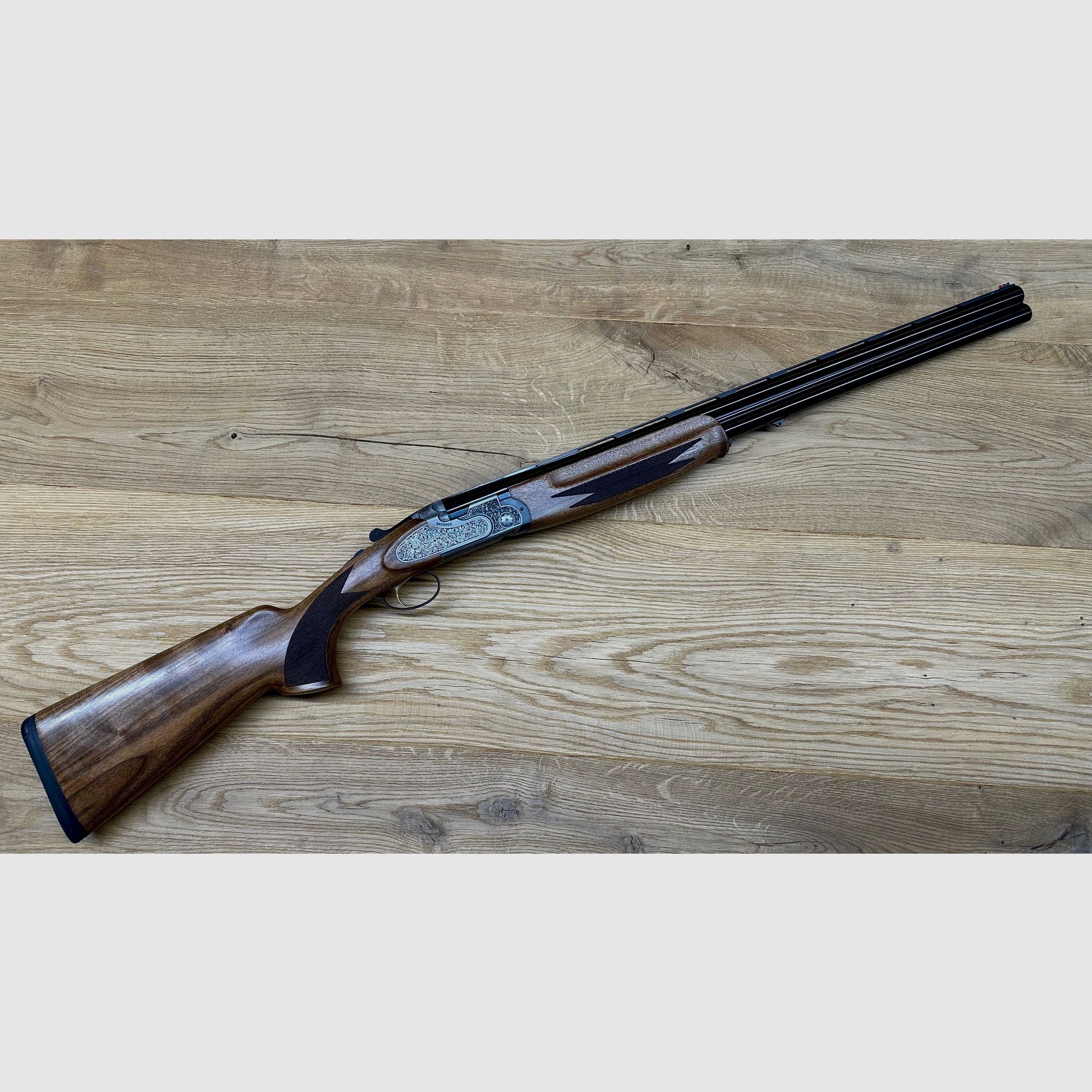 Brenner Black BF20 Premium Silver / 12/76 / LL 71cm / Walnut wood stock / Arabesque engraving