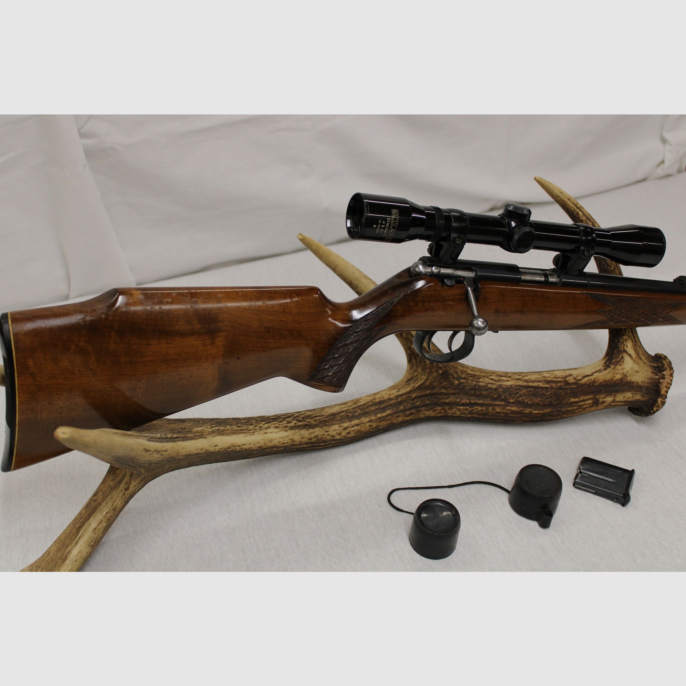 Repeater rifle Anschütz Mod. 1515/16 .22 Magnum with forest ranger 4x32