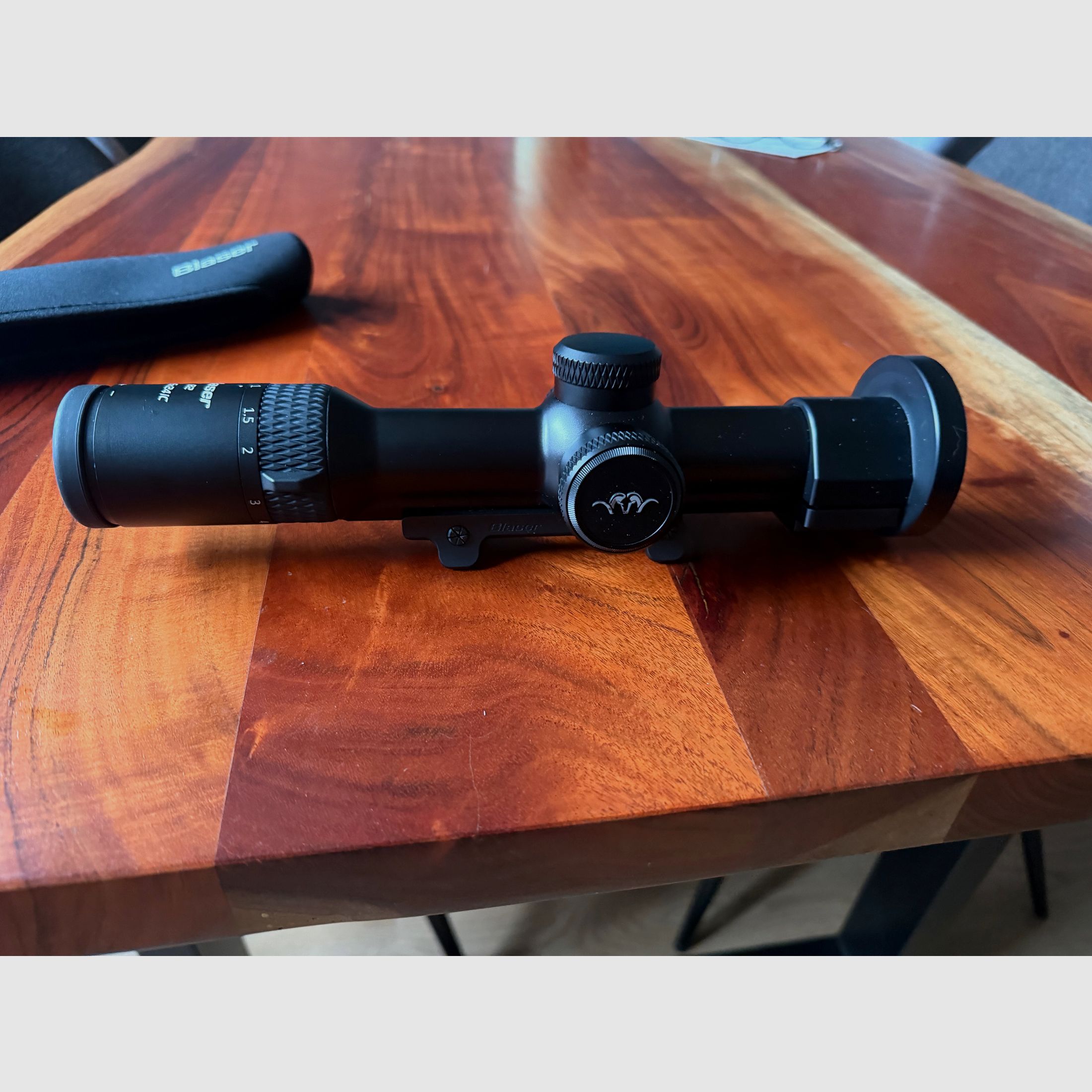 Blaser Zielfernrohr B2 1-6x24 iC S mit Schiene