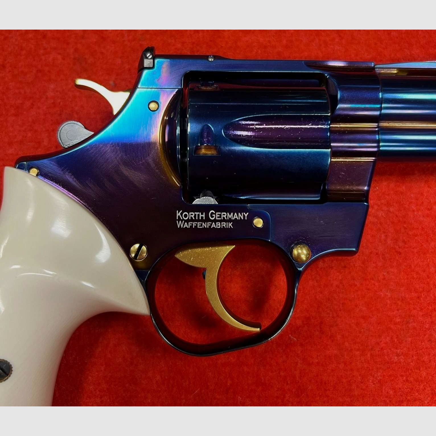 Korth Revolver Classic Glossy Blue Plasma 3″ Kal.357 Magnum, afbeelding 10 van 16
