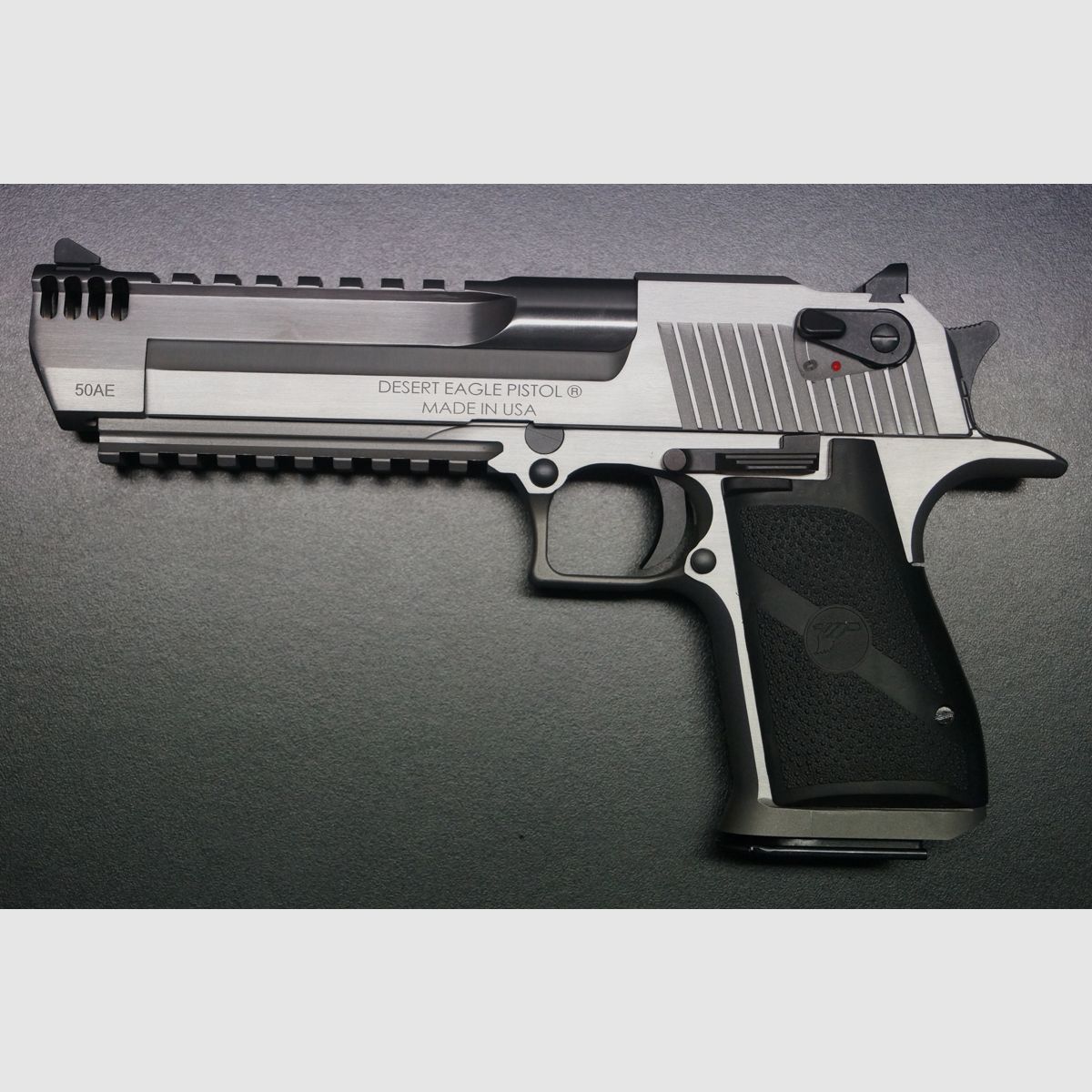 Magnum Research Desert Eagle .50 AE, Bild 7 von 7