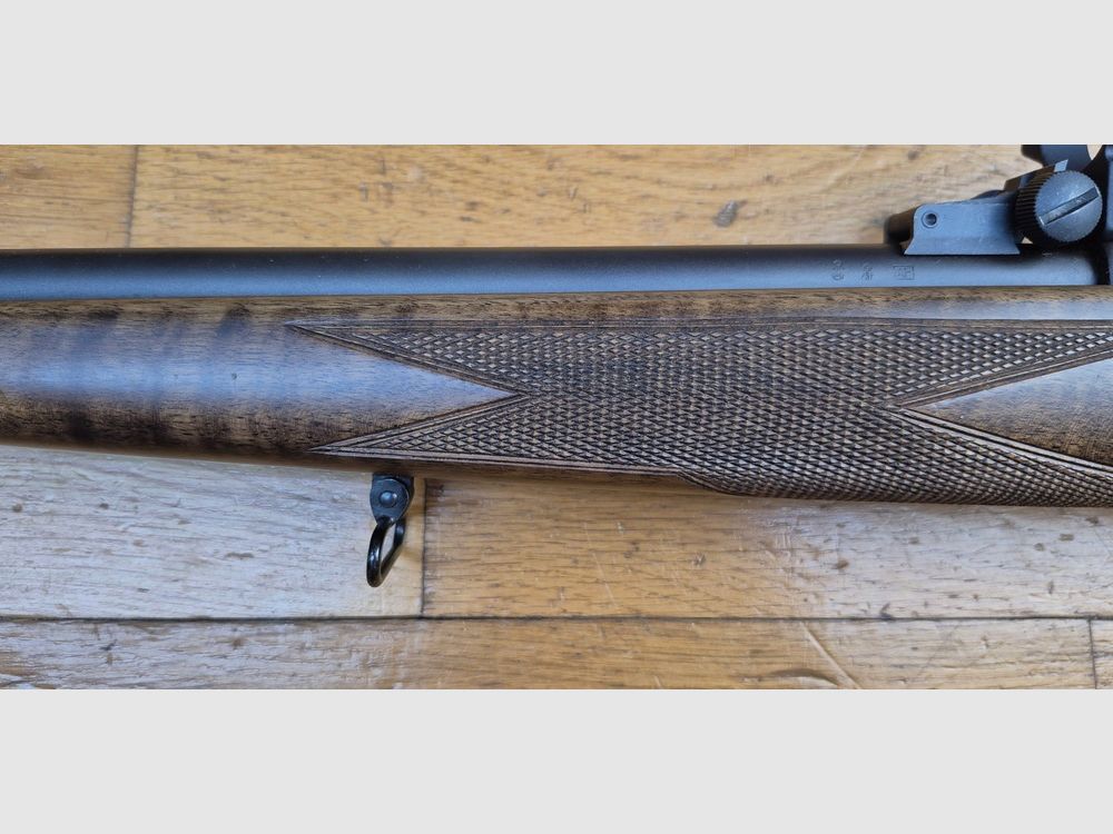 Zeldzame en originele Beretta Olimpia Repetierbüchse – "Modelo Unione" – Kal. .22LR – Twee modi: handmatige herhaling en semi-auto – Zware geweer gericht op precisie in plaats van recreatie – 5 schoten – Kwaliteitsnotenhout en mechanica in TBE++ – Bronsing van 99,99% – Prachtige loop – Beretta-kwaliteit overal – TBE+++, afbeelding 9 van 38
