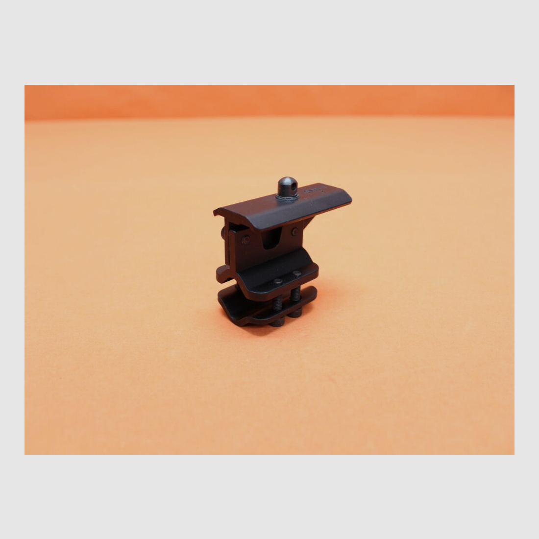 Adaptateur Harris Harris No.4 : Adaptateur universel (collier de serrage) jusqu'à Ø=env. 15mm avec œillet de sangle 9mm