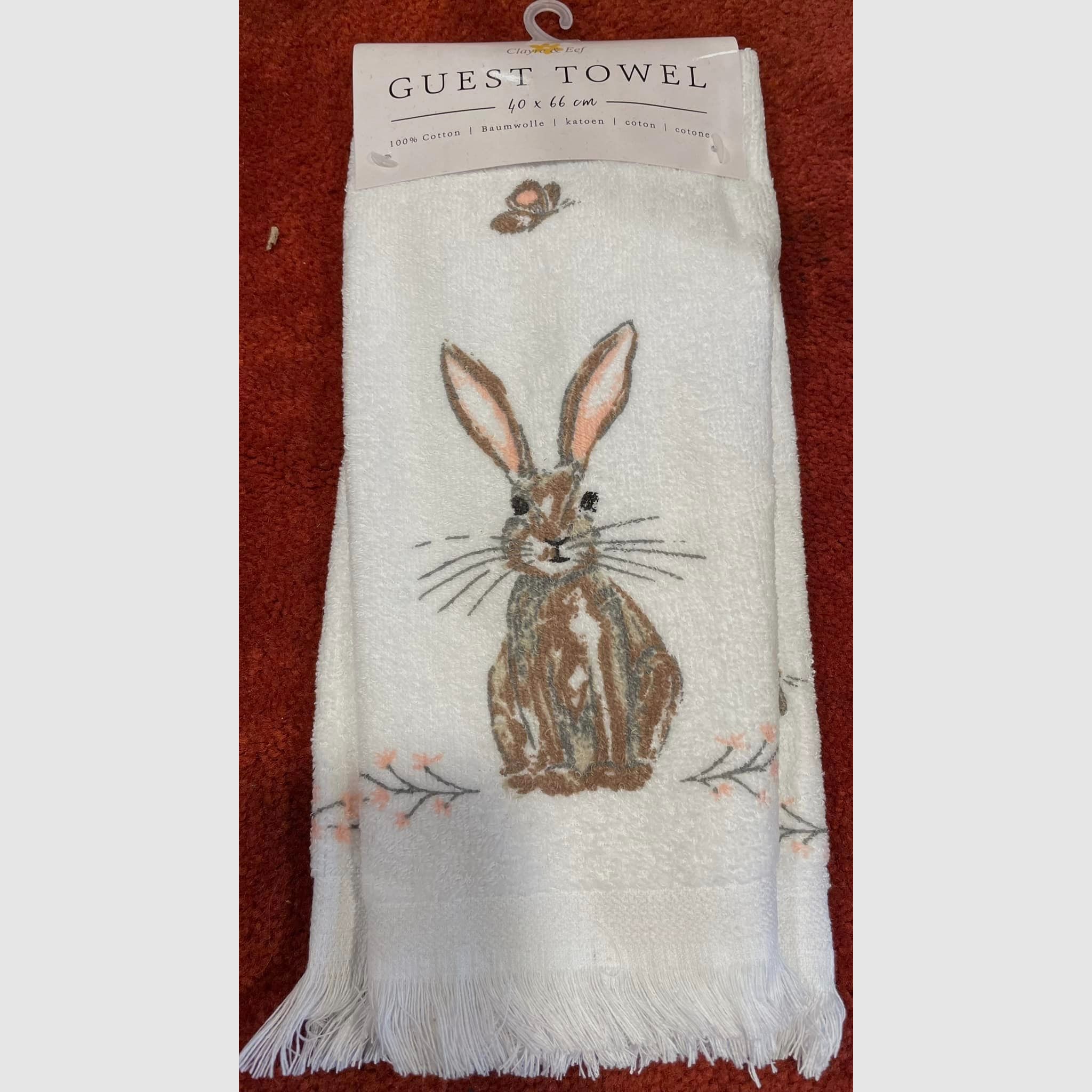 Guest towel with hare