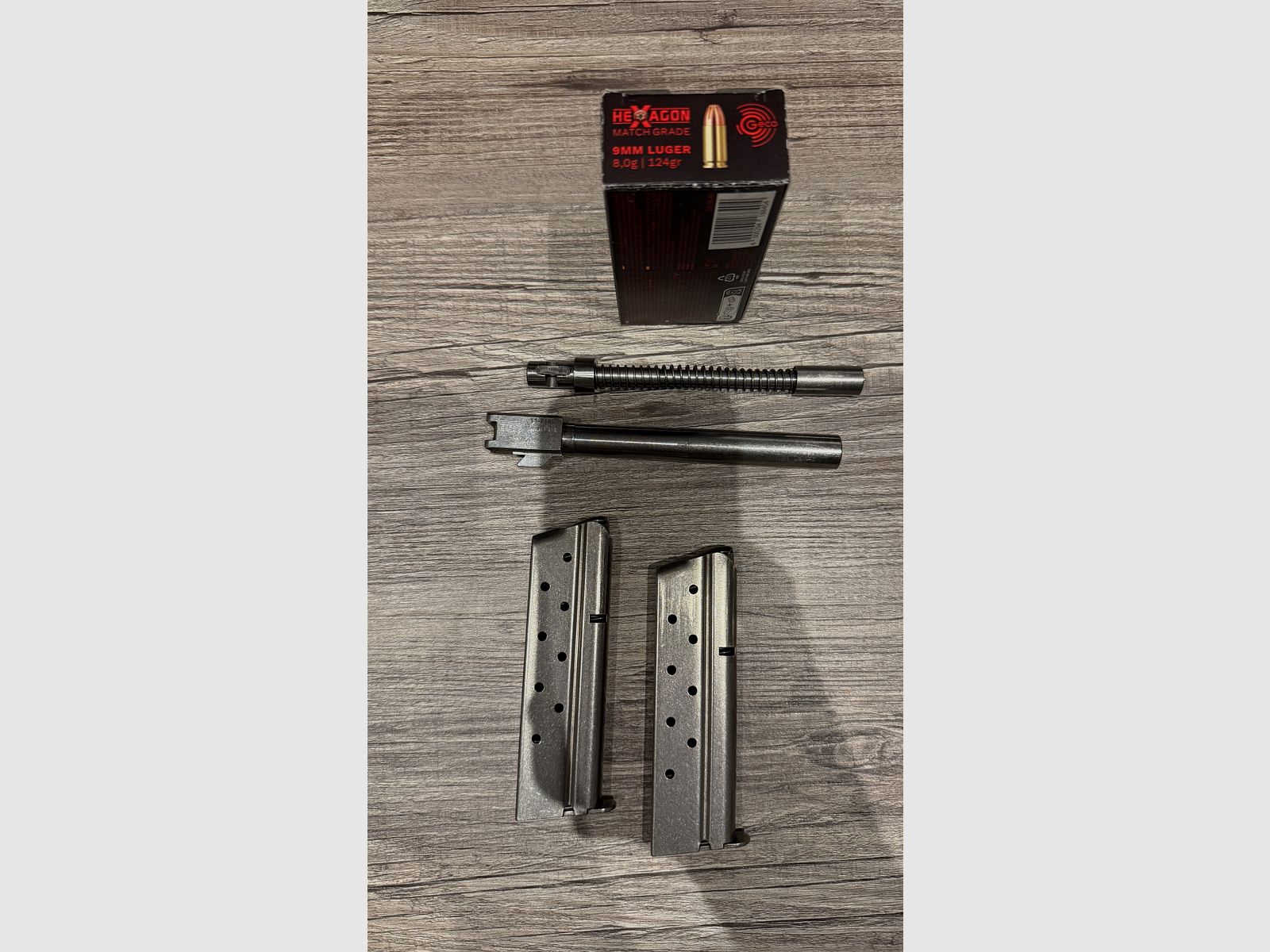 1911 Peters Stahl .45 ACP, 10mm en 9mm Luger Pachmeyr grip