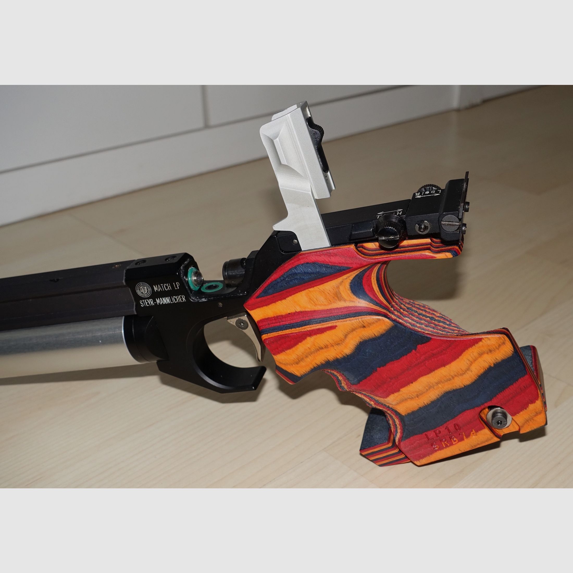 TOP Steyr LP pistola da match ad aria compressa con nuova impugnatura + nuova cartuccia + accessori