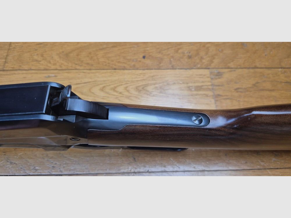 Splendida Winchester 1895 – Formidabile cal. 30.06 – Eccellente lavorazione da parte di Miroku in Giappone per Browning – Legni molto belli, almeno Grade V – Canne splendide e meccanica perfetta – Arma in ottime condizioni – TBE+!, immagine 20 di 40