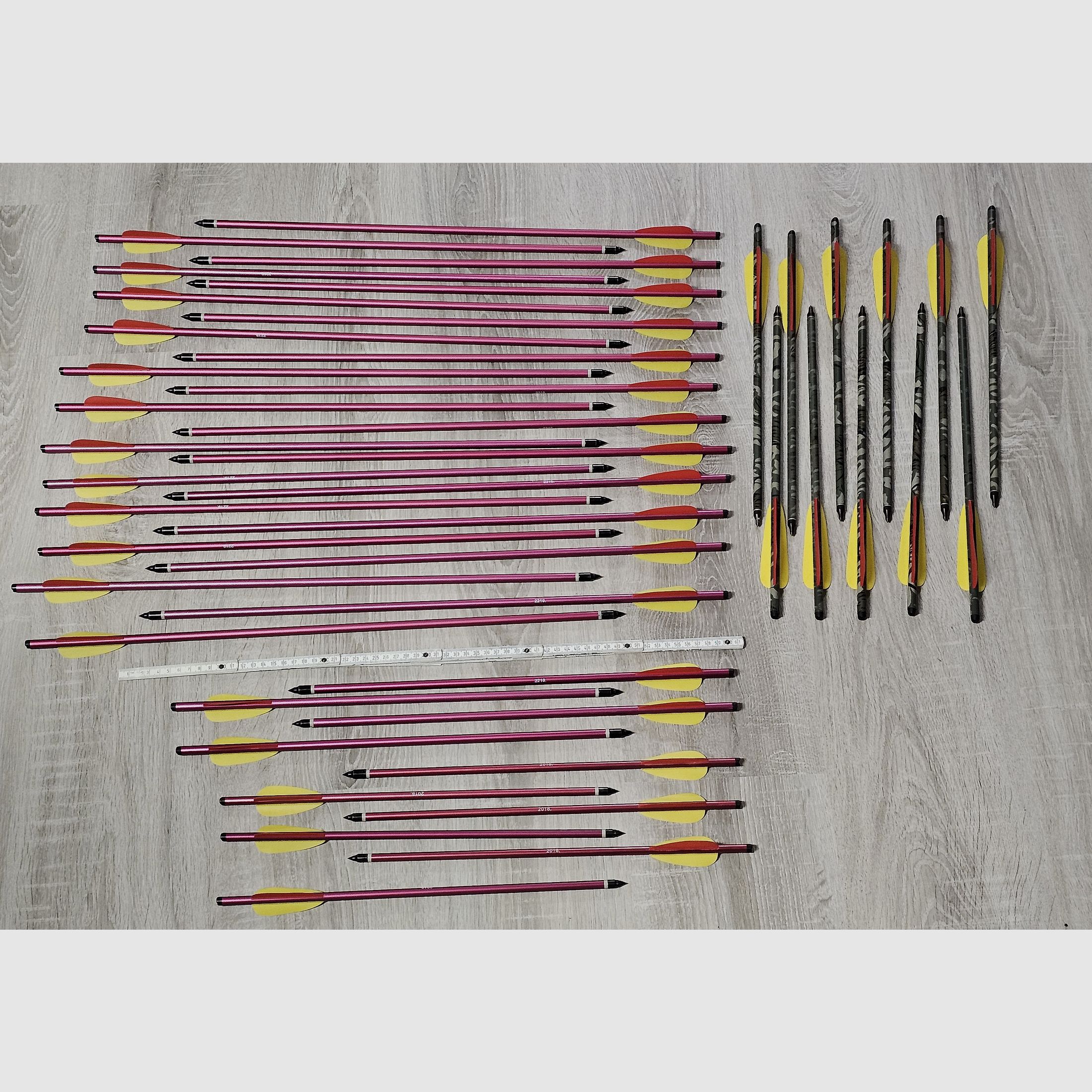 Crossbow double set: 2x Skeleton Hunter 120 lbs (Camo & Black) foldable, 45 bolts, replacement string