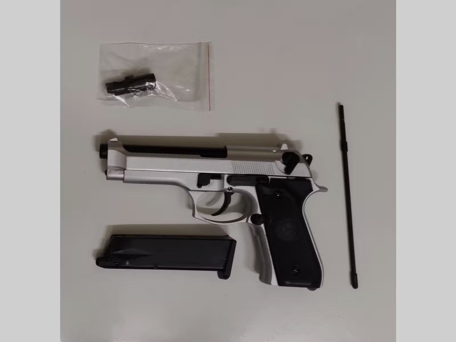 Double Bell M92 Vollmetall mit Blowback|Gas|6 mm