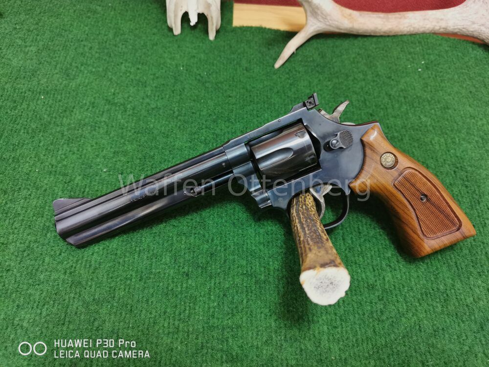 Taurus 689