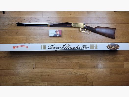 Winchester Kommemoration « Oliver F. Winchester » 1894 – 20.000 Ex. – Wunderschöne Quadrillagen – 38-55Win – Originalverpackung – Zustand TOP!