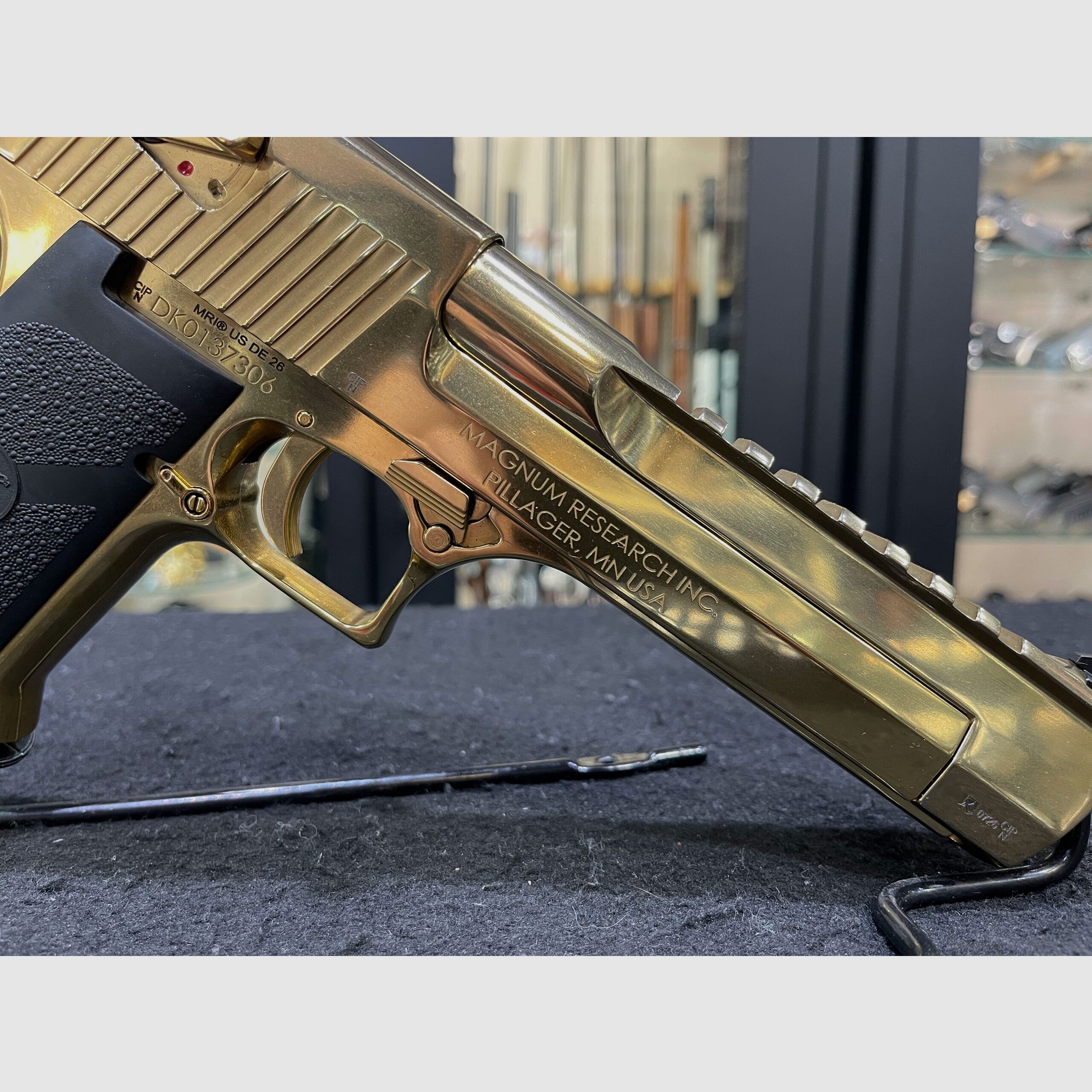 Magnum Research Desert Eagle GOLD ZIRCONIUM, Bild 11 von 20