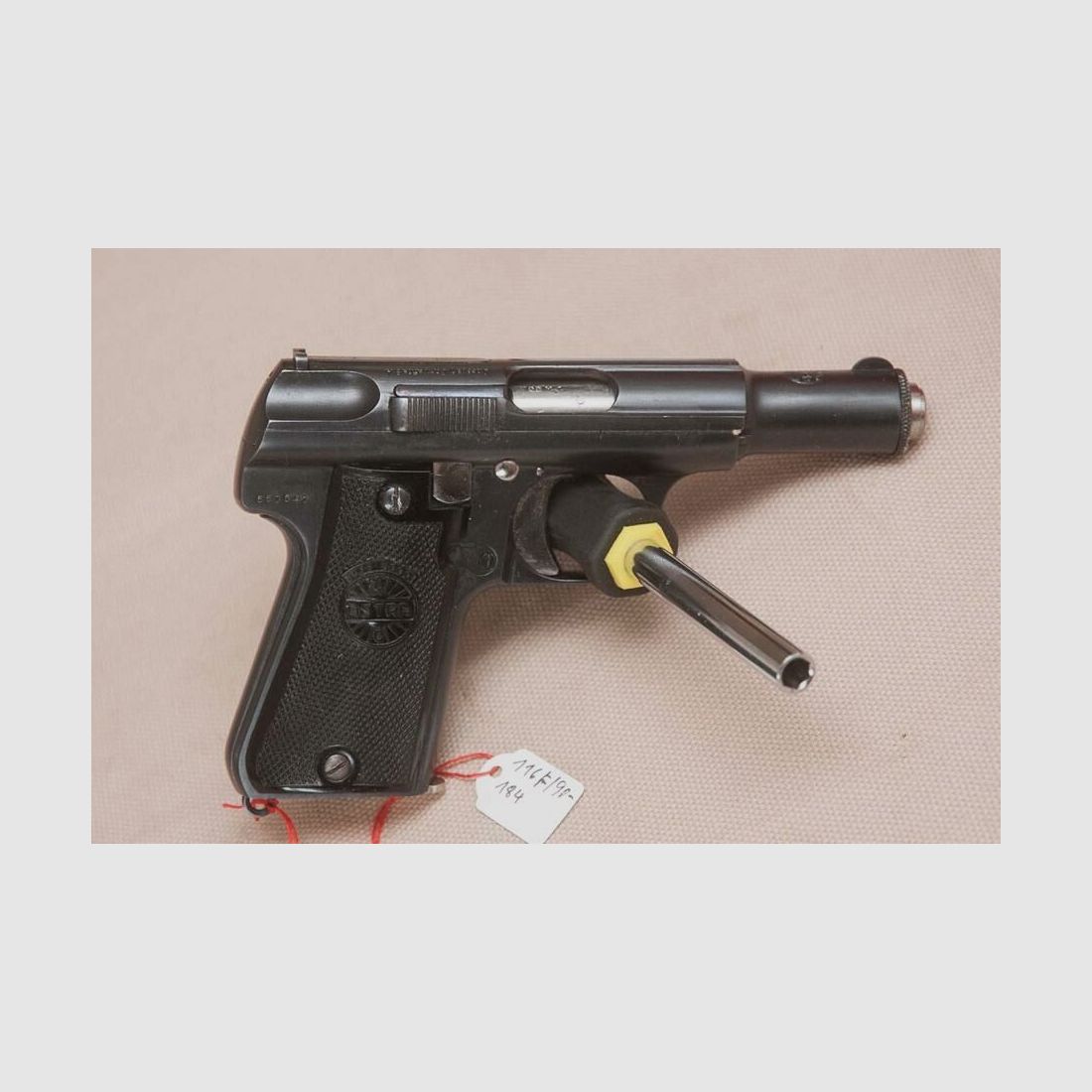 Astra mit original Schachtel Sammlerwaffe	 3000
