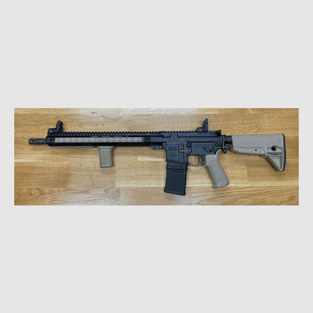 sportlich nutzbar! Windham Weaponry WW-15 halbautom. Büchse .223Rem 16" Lauf mit Mid-Length Gas System - super Basis für Tuning Projekt - System AR15 Typ AR-15 mit Midwest Combat Handschutz + BCMGUNFIGHTER Teile + Magpul Parts