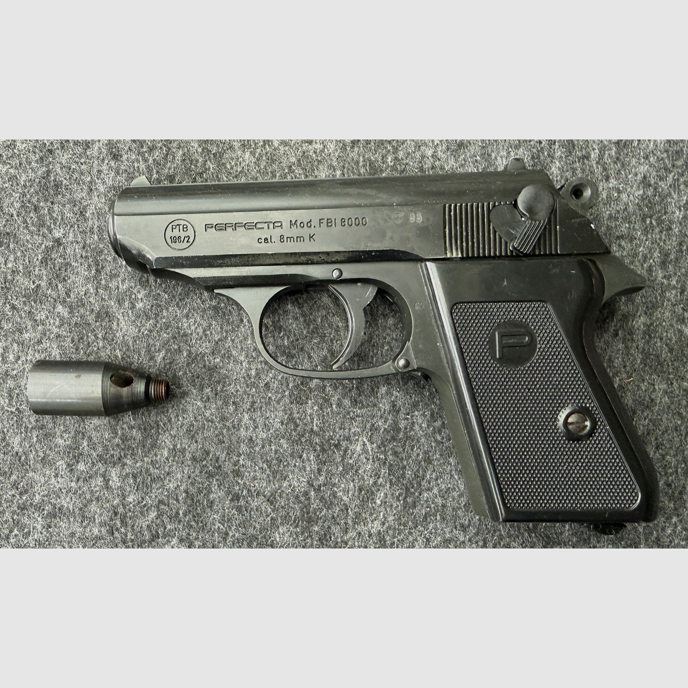 Pistolet alarmowy Perfecta model FBI 8000 kal. 8mm K z komorą startową PTB 196/2