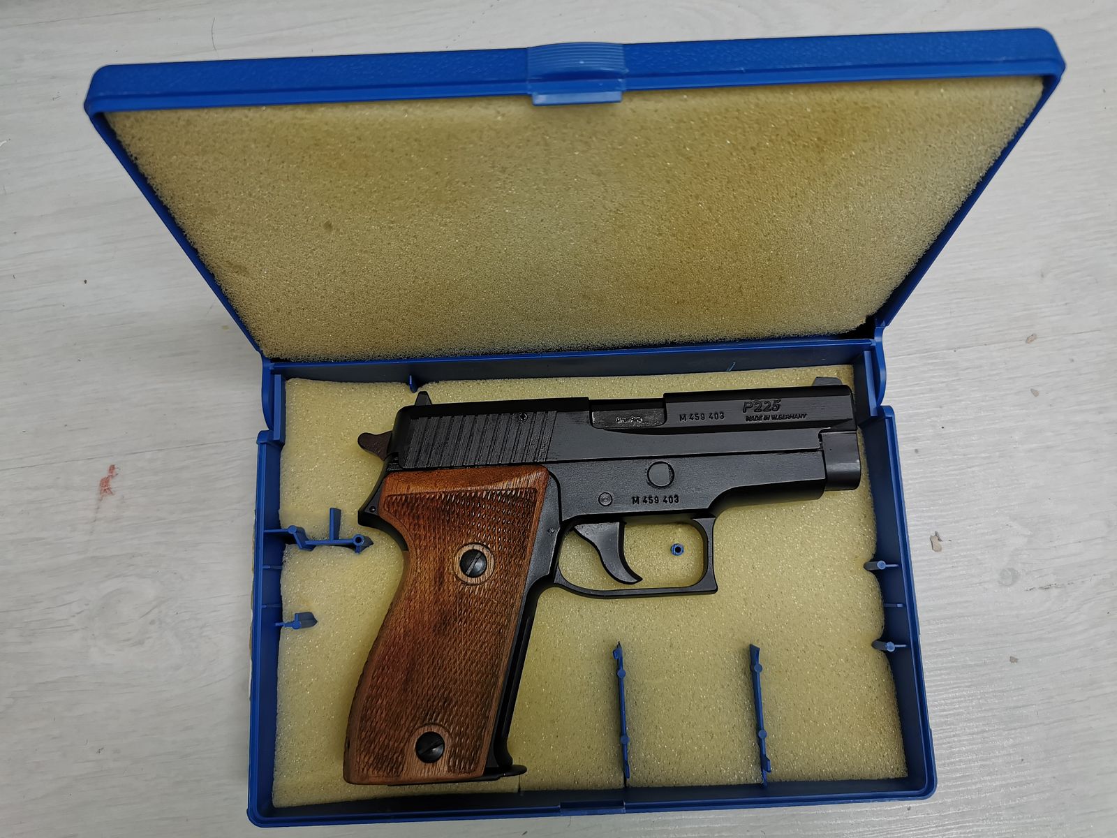 Pistola SIG SAUER P225 9mm