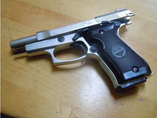 Pistolet à blanc VALTRO MOD 85 COMBAT CAL 9MM .P A. KNALL
