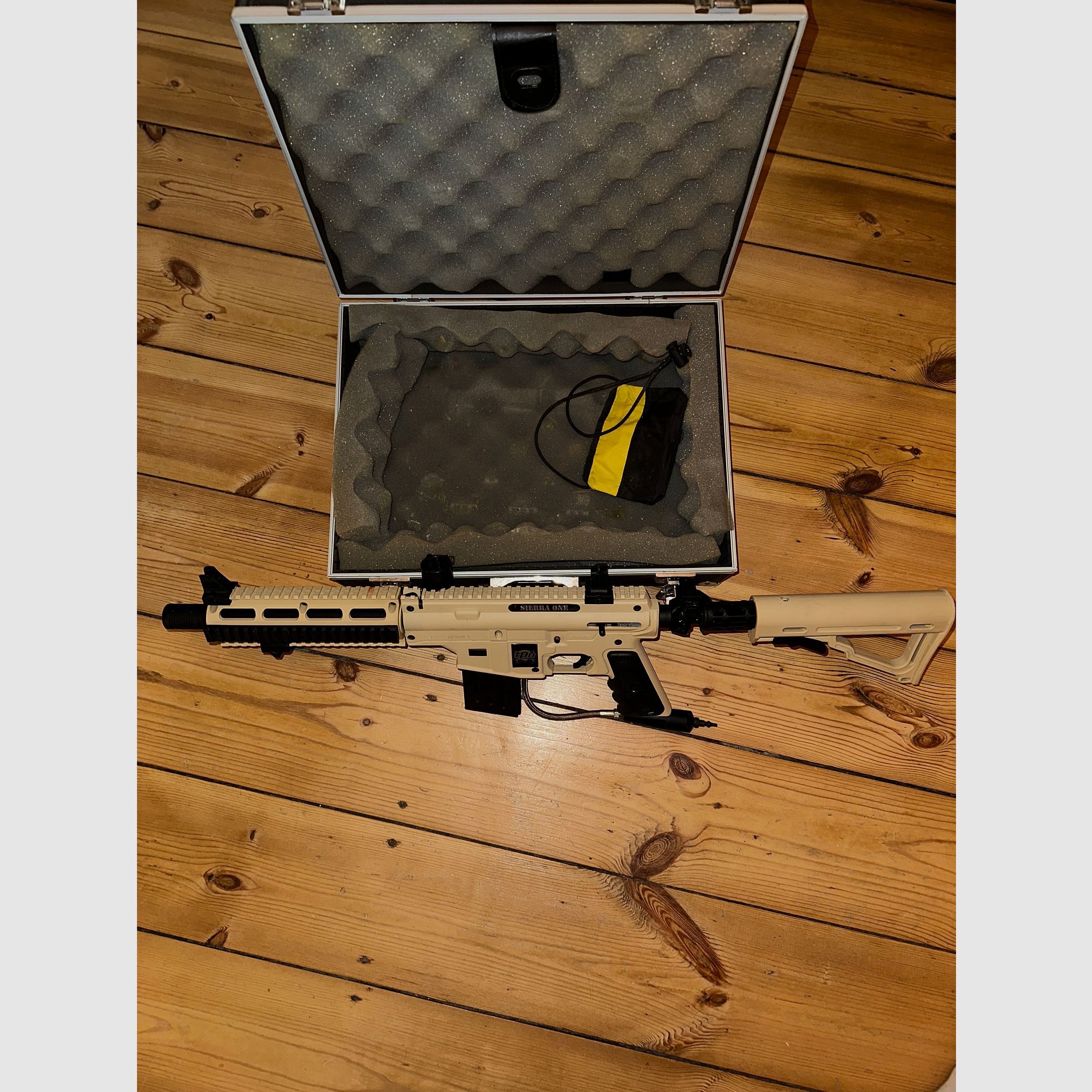Tippmann Sierra One Tactical Paintball Markierer Kaliber .68 desert/tan