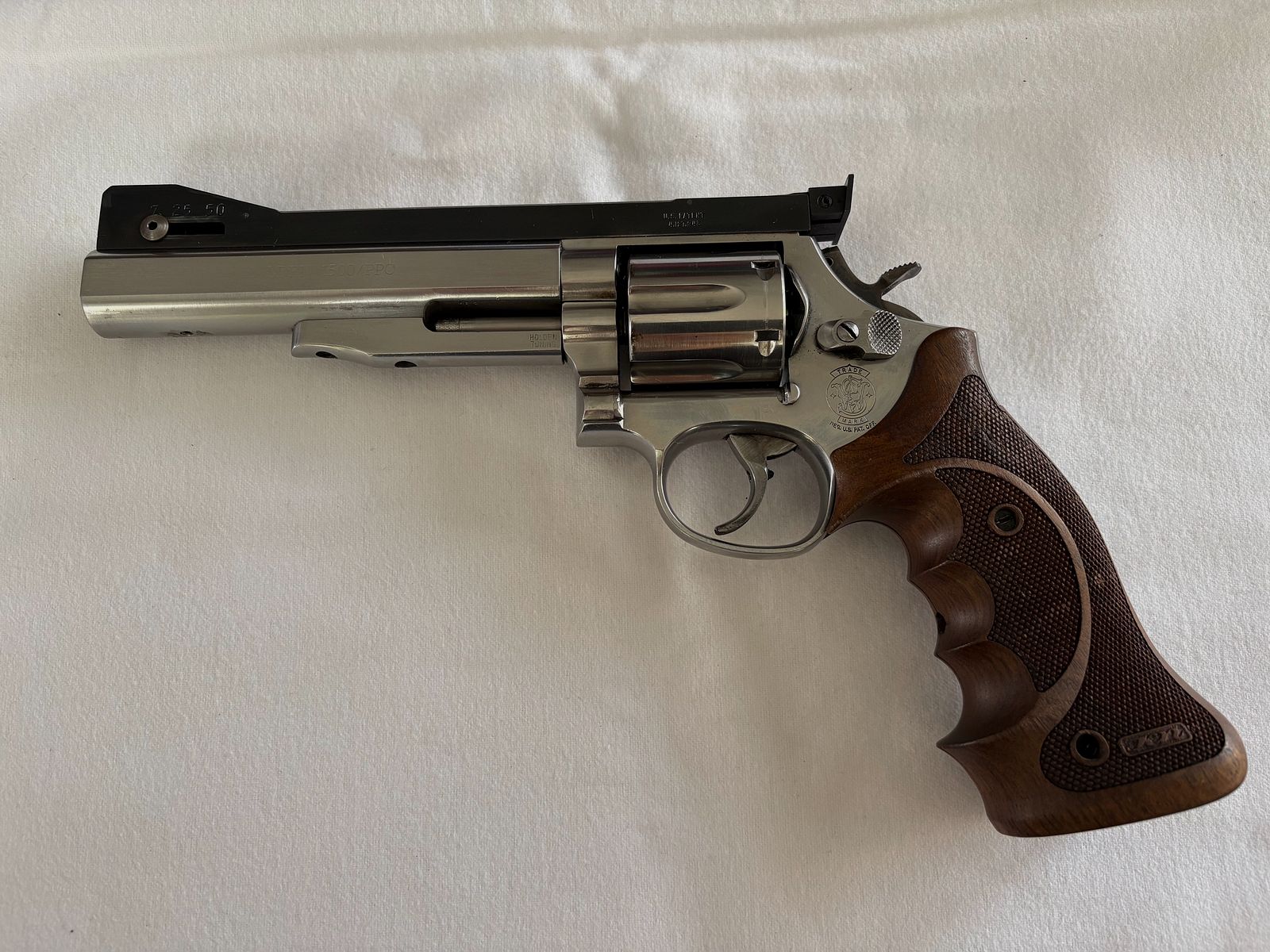 Smith & Wesson .357 Magnum Holden 1500/PPC 686-4, afbeelding 1 van 8