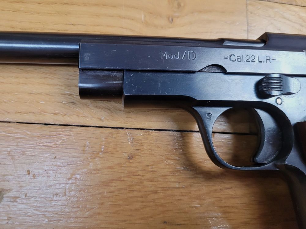 Schöner Unique Modell D6 – Kal. 22LR – Lauf 6 Zoll – Ausgezeichneter mechanischer und ästhetischer Zustand – Zehn-Schuss-Magazin – Sehr zuverlässiges Modell aus Vollstahl – In Originalverpackung für einen Zustand der Waffe, der nahezu neu ist!, Bild 5 von 21