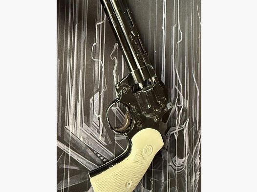 Defekter Airsoft Revolver