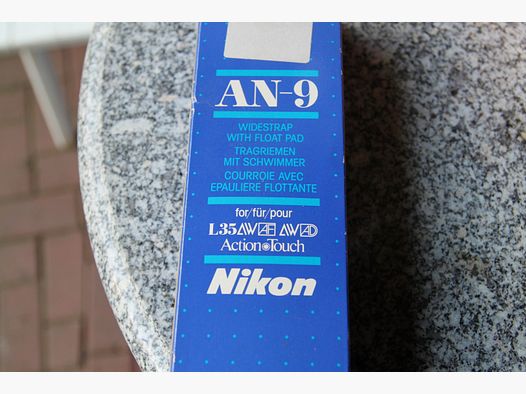 Original Nikon Kamera- / Fernglasriemen mit Auftrieb-/Schwimmerfunktion